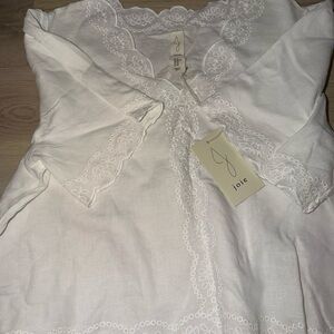 Joie White Embroidered Women's Robe